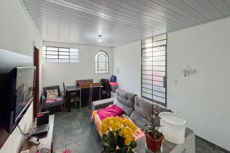 Casa à venda com 210m², 3 quartos e sem vaga Casa à venda com 210m², 3 quartos e sem vagaSala - Casa 1