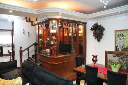 Casa à venda com 276m², 4 quartos e 4 vagasSala