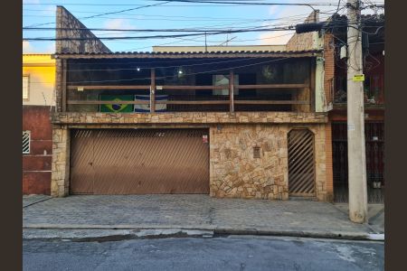 Casa à venda com 276m², 4 quartos e 4 vagas Casa à venda com 276m², 4 quartos e 4 vagasFachada