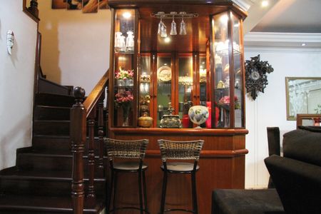 Casa à venda com 276m², 4 quartos e 4 vagasSala