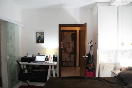 Casa à venda com 276m², 4 quartos e 4 vagasSuíte