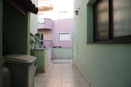 Casa à venda com 276m², 4 quartos e 4 vagasVaranda Área de Serviço