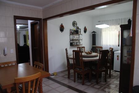 Casa à venda com 276m², 4 quartos e 4 vagasCozinha