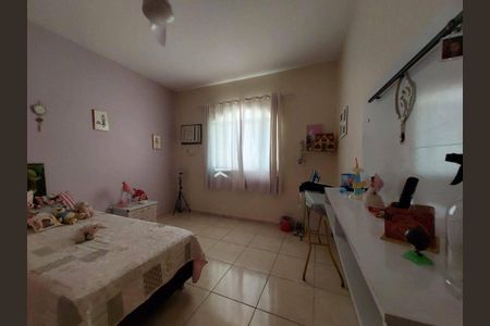 Casa à venda com 323m², 3 quartos e 3 vagas