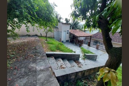 Casa à venda com 323m², 3 quartos e 3 vagas