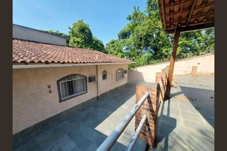 Casa à venda com 323m², 3 quartos e 3 vagas