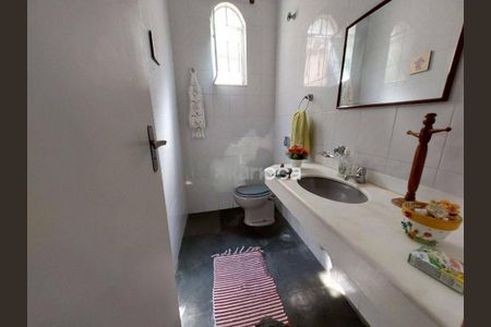 Casa à venda com 323m², 3 quartos e 3 vagas