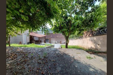 Casa à venda com 323m², 3 quartos e 3 vagas