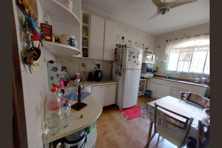 Casa à venda com 323m², 3 quartos e 3 vagas