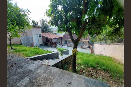 Casa à venda com 323m², 3 quartos e 3 vagas
