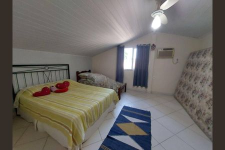 Casa à venda com 323m², 3 quartos e 3 vagas