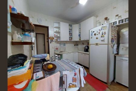 Casa à venda com 323m², 3 quartos e 3 vagas