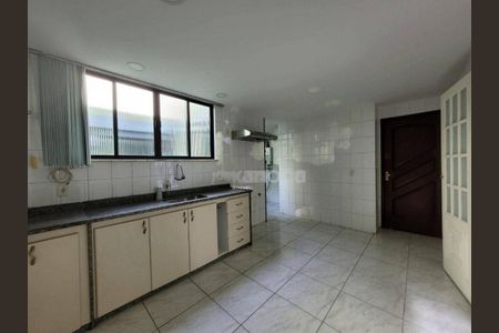 Casa à venda com 264m², 4 quartos e 3 vagas