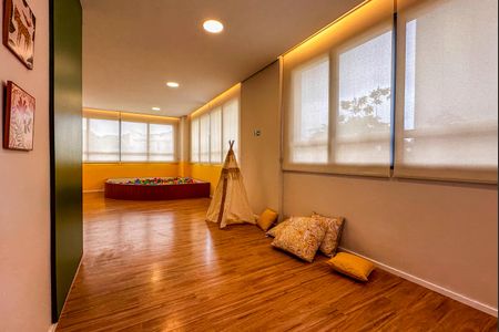 Apartamento à venda com 227m², 3 quartos e 4 vagas Apartamento à venda com 227m², 3 quartos e 4 vagasBrinquedoteca