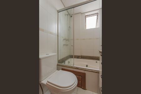 Apartamento à venda com 136m², 3 quartos e 2 vagas Apartamento à venda com 136m², 3 quartos e 2 vagasBanheiro da Suíte