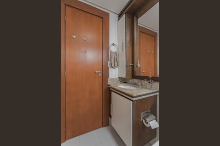 Apartamento à venda com 136m², 3 quartos e 2 vagas Apartamento à venda com 136m², 3 quartos e 2 vagasBanheiro