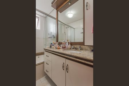 Apartamento à venda com 136m², 3 quartos e 2 vagas Apartamento à venda com 136m², 3 quartos e 2 vagasBanheiro da Suíte