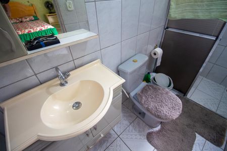Casa à venda com 137m², 2 quartos e 2 vagas Casa à venda com 137m², 2 quartos e 2 vagasBanheiro Suíte