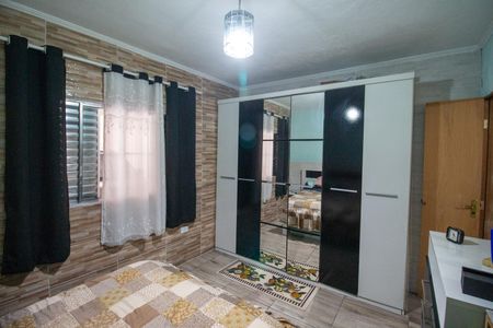 Casa à venda com 137m², 2 quartos e 2 vagas Casa à venda com 137m², 2 quartos e 2 vagasQuarto