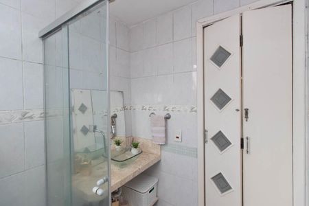 Apartamento à venda com 63m², 2 quartos e 1 vaga Apartamento à venda com 63m², 2 quartos e 1 vagaBanheiro