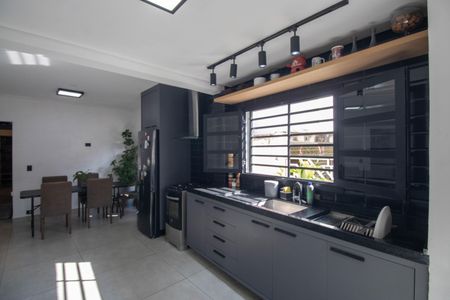 Casa à venda com 130m², 4 quartos e 2 vagasCozinha
