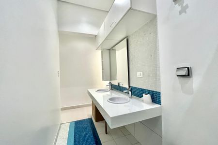 Casa à venda com 190m², 4 quartos e 2 vagas Casa à venda com 190m², 4 quartos e 2 vagasBanheiro da Suíte 2