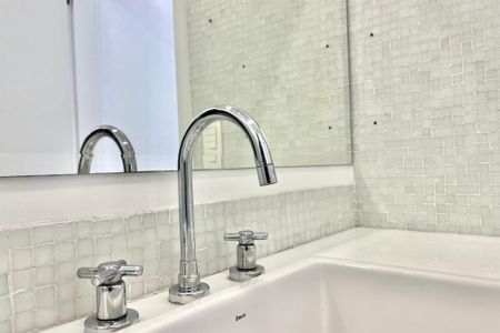 Casa à venda com 190m², 4 quartos e 2 vagas Casa à venda com 190m², 4 quartos e 2 vagasBanheiro da Suíte 1