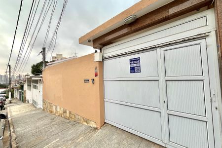 Casa à venda com 190m², 4 quartos e 2 vagas Casa à venda com 190m², 4 quartos e 2 vagasFachada