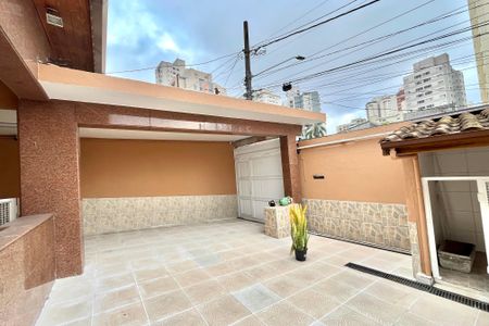 Casa à venda com 190m², 4 quartos e 2 vagas Casa à venda com 190m², 4 quartos e 2 vagasGaragem