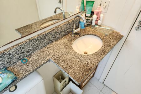 Apartamento à venda com 106m², 2 quartos e 2 vagasBanheiro Social