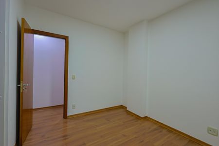 Apartamento à venda com 270m², 4 quartos e 3 vagas Apartamento à venda com 270m², 4 quartos e 3 vagasQuarto 2