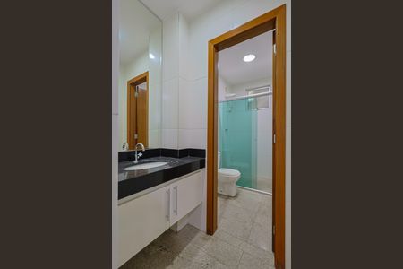 Apartamento à venda com 270m², 4 quartos e 3 vagas Apartamento à venda com 270m², 4 quartos e 3 vagasBanheiro
