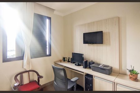 Apartamento à venda com 237m², 5 quartos e 2 vagasQuarto 2