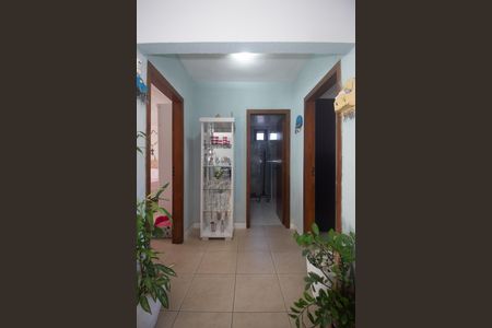 Casa à venda com 198m², 2 quartos e 4 vagas Casa à venda com 198m², 2 quartos e 4 vagasCorredor