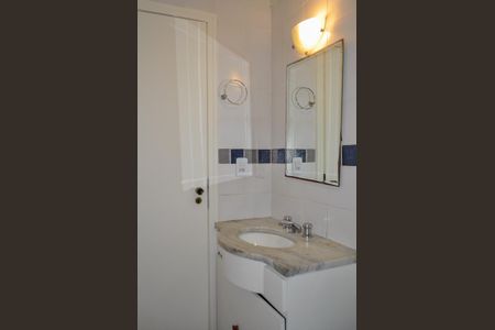 Apartamento à venda com 138m², 3 quartos e 1 vaga Apartamento à venda com 138m², 3 quartos e 1 vagaBanheiro social