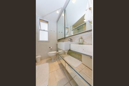 Apartamento à venda com 125m², 3 quartos e 3 vagas Apartamento à venda com 125m², 3 quartos e 3 vagasBanheiro da Suíte 1