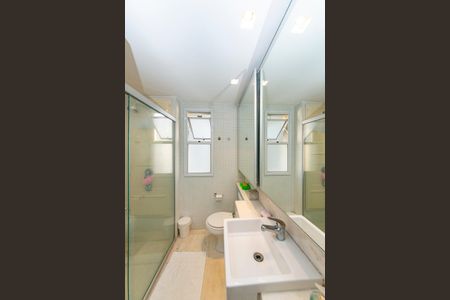 Apartamento à venda com 125m², 3 quartos e 3 vagas Apartamento à venda com 125m², 3 quartos e 3 vagasBanheiro da Suíte 1