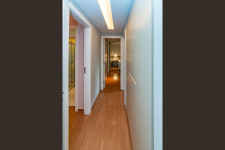 Apartamento à venda com 125m², 3 quartos e 3 vagas Apartamento à venda com 125m², 3 quartos e 3 vagasCorredor