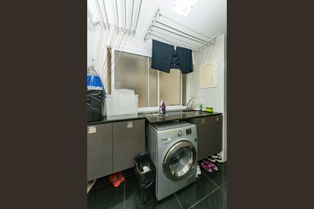 Apartamento à venda com 125m², 3 quartos e 3 vagas Apartamento à venda com 125m², 3 quartos e 3 vagasÁrea de Serviço