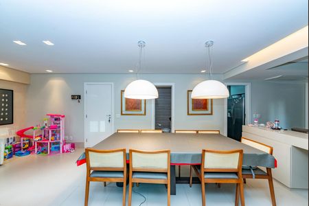 Apartamento à venda com 125m², 3 quartos e 3 vagas Apartamento à venda com 125m², 3 quartos e 3 vagasSala