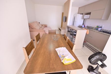 Apartamento para alugar com 69m², 2 quartos e 1 vaga Apartamento para alugar com 69m², 2 quartos e 1 vagaSala de Jantar