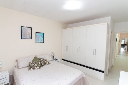 Casa à venda com 141m², 3 quartos e 3 vagasSuíte