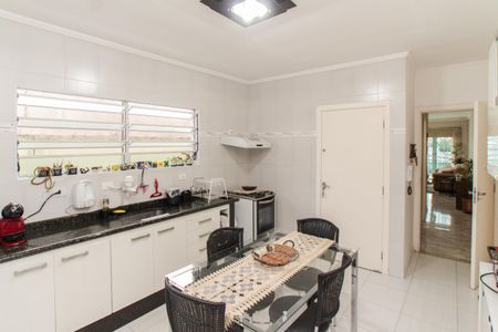 Casa à venda com 141m², 3 quartos e 3 vagasCozinha