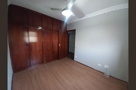 Apartamento para alugar com 136m², 3 quartos e 1 vaga Apartamento para alugar com 136m², 3 quartos e 1 vagaQuarto 2