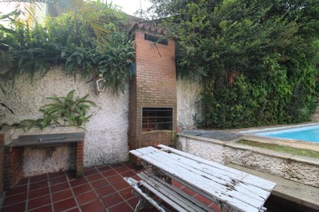 Casa à venda com 653m², 3 quartos e 7 vagasQuintal