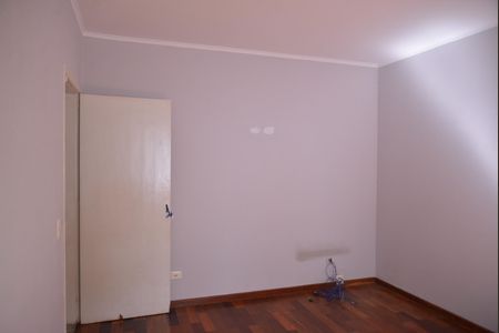 Casa à venda com 148m², 4 quartos e 2 vagasQuarto 1