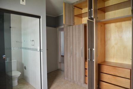 Casa à venda com 148m², 4 quartos e 2 vagasSuíte/Closet