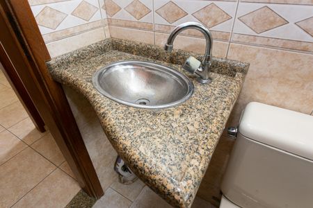 Apartamento à venda com 48m², 2 quartos e 1 vaga Apartamento à venda com 48m², 2 quartos e 1 vagaBanheiro