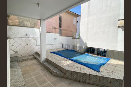 Apartamento à venda com 75m², 2 quartos e 1 vaga Apartamento à venda com 75m², 2 quartos e 1 vagaÁrea comum - Piscina