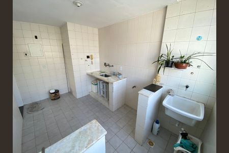 Apartamento à venda com 75m², 2 quartos e 1 vaga Apartamento à venda com 75m², 2 quartos e 1 vagaCozinha e Área de Serviço